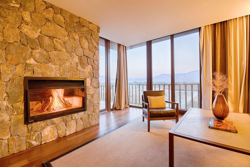 Hotel Grace Cafayate Zewnętrze zdjęcie A suite at The Lodge at Blue Sky