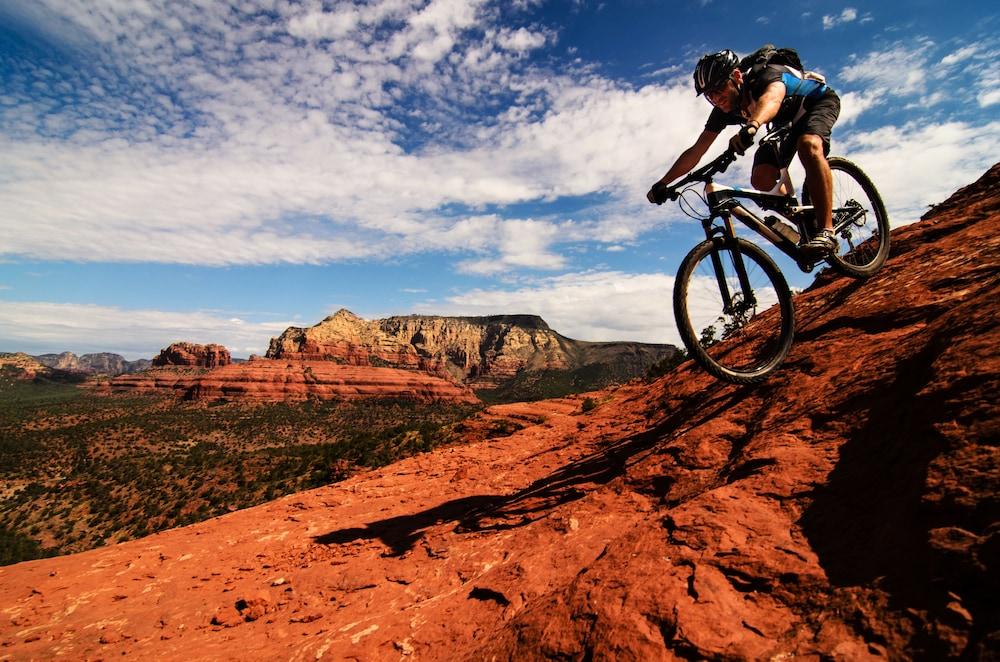 Hotel Grace Cafayate Zewnętrze zdjęcie A mountain biker in Sedona, Arizona